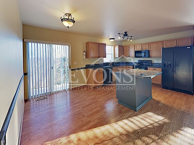 Building Photo - 615 Jamie Dr