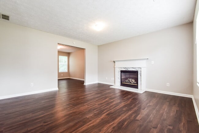Building Photo - 1322 Sandybrook Ct