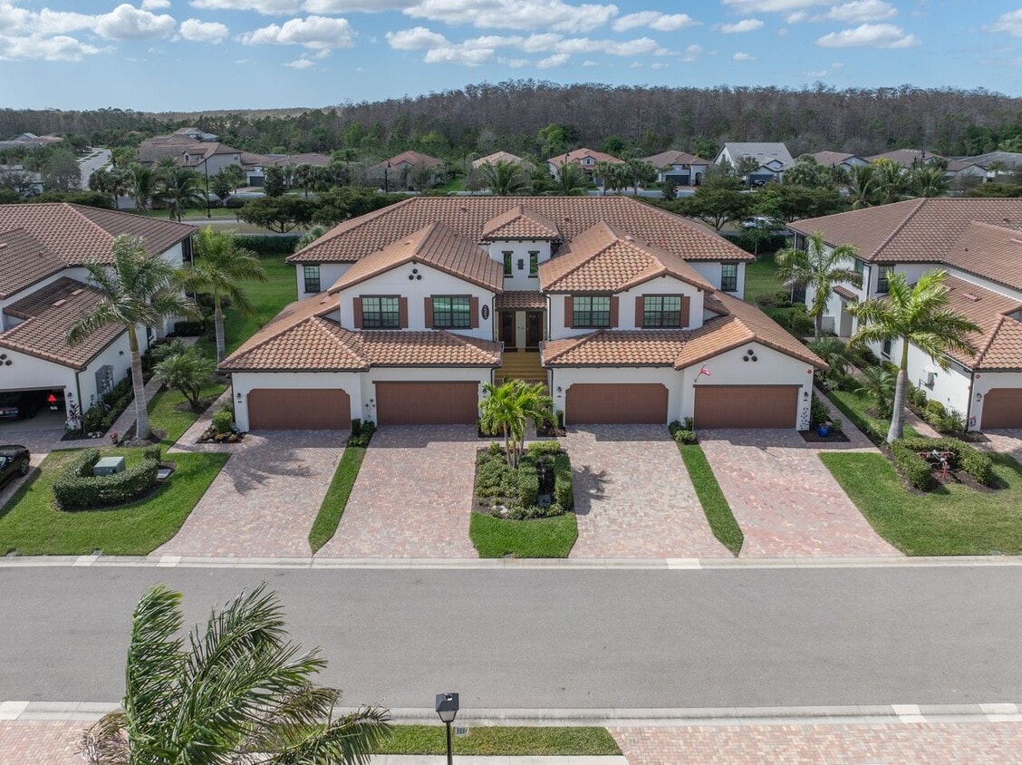 Primary Photo - 12023 Hawthorn Lake Dr