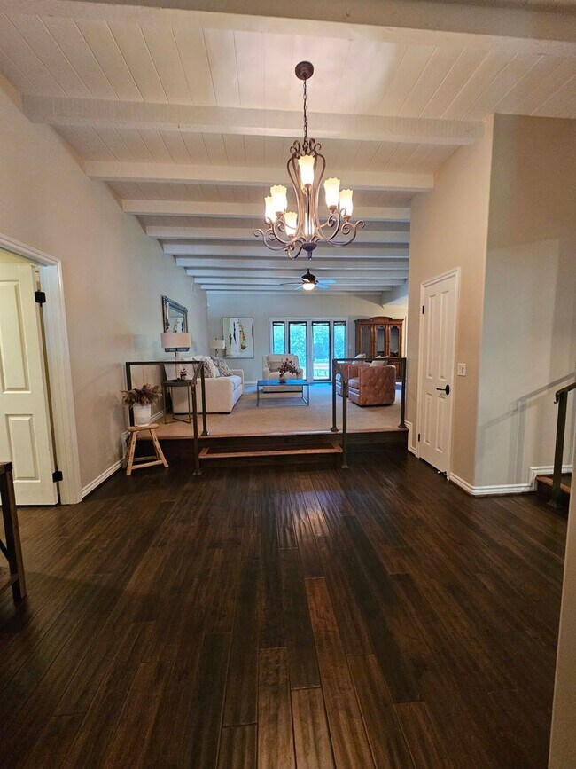 Building Photo - Exceptional Single-Story Home in Prime Upl...