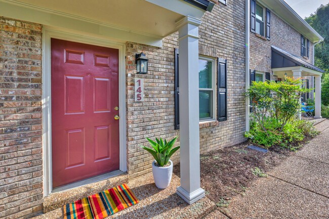 Building Photo - Brentwood Square Condominiums 2 Bed Room