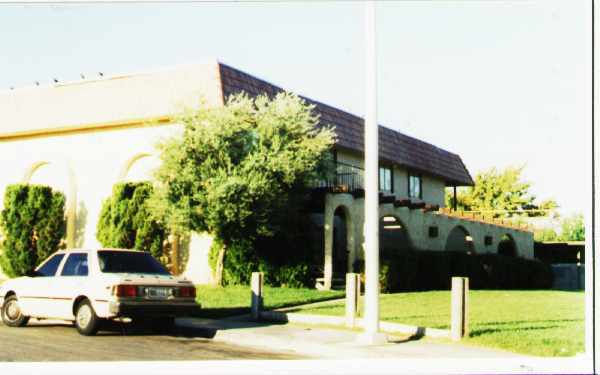 Building Photo - Wildwood Manor