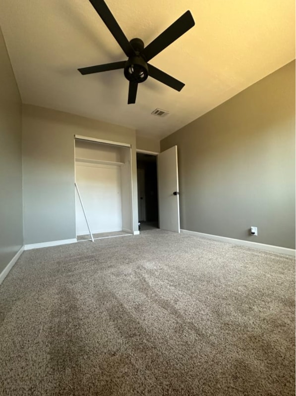 Building Photo - 136 Lakehurst Dr