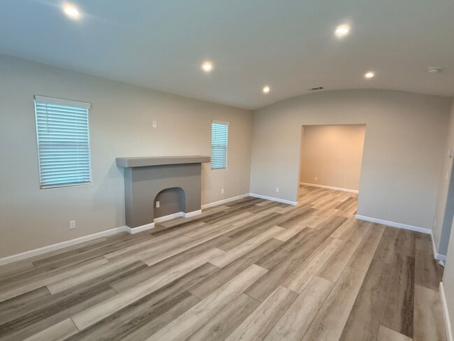 Building Photo - Newly remodeled three bedroom house in Wilmington ready to rent!