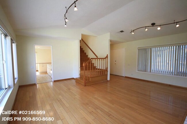 Foto del edificio - Walnut 3 Bedroom Home