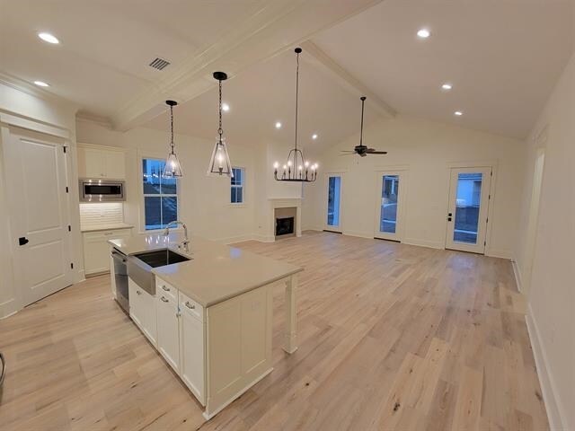 Building Photo - 475 Karcher Ave