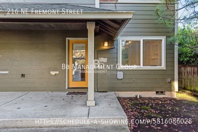 Foto del edificio - Modern Close-In NE Portland Townhome -- Li...