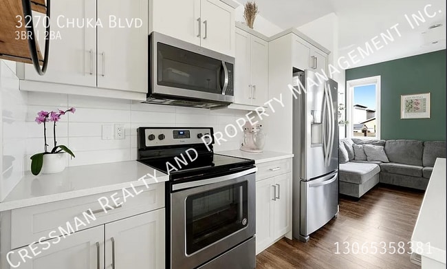 Building Photo - 3 Bedroom 1.5 Bathroom Townhouse in the Greens