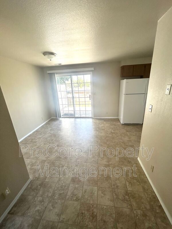 Foto del edificio - 3748 W Rose Hl St
