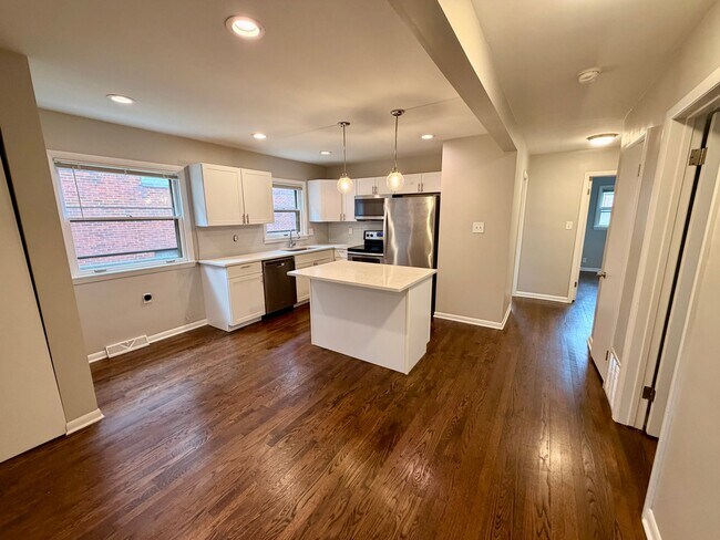 Foto del edificio - 2987 S Clement Ave