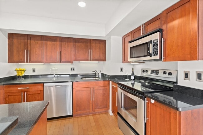 Building Photo - 1600 Beacon St