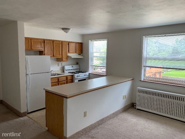 Building Photo - 407 E 38th St