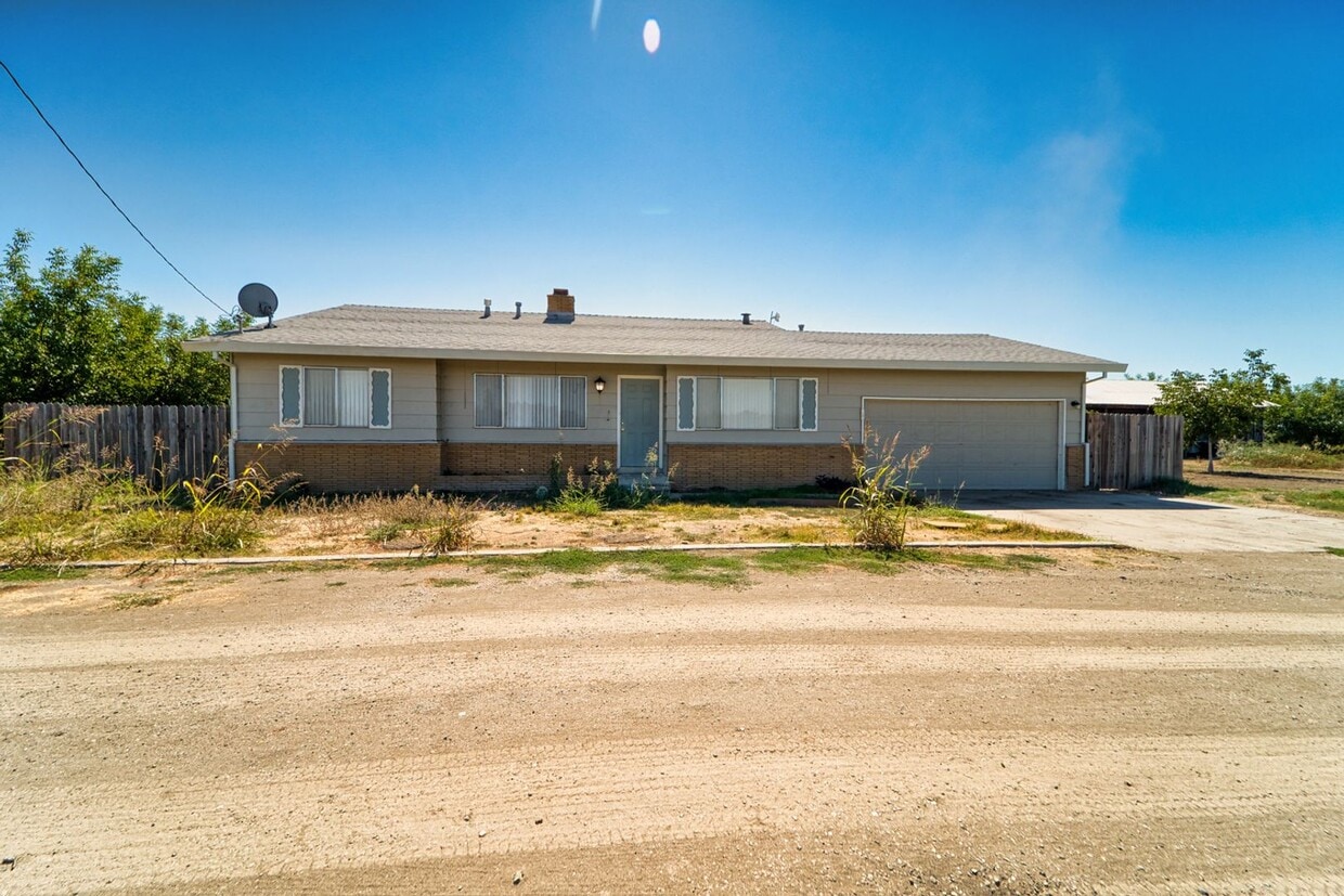 Primary Photo - 3 bedroom 2 bath house in Yuba City