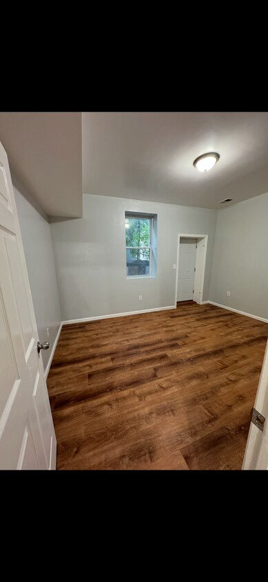 Foto principal - 48 1/2 3rd St