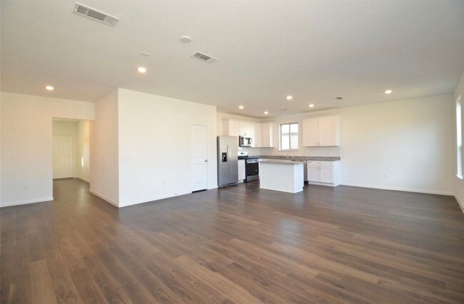 Building Photo - 16439 Big Hickory Dr