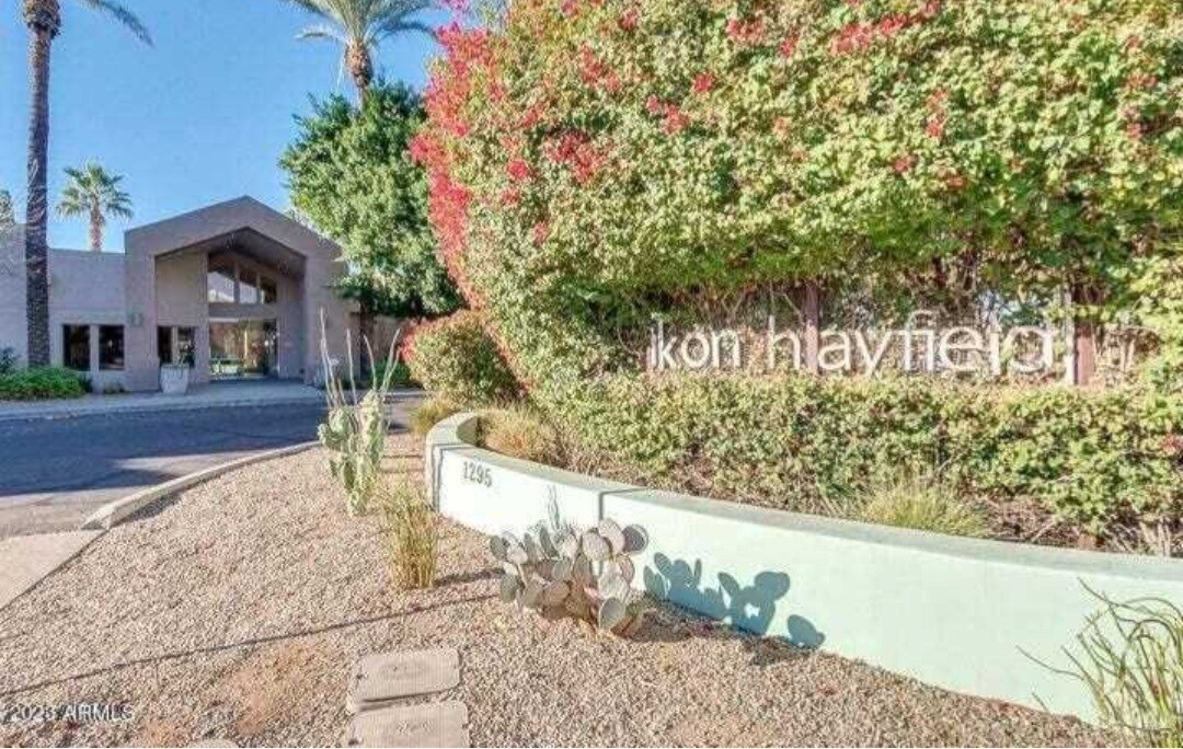 Condo Community - 1295 N Ash St