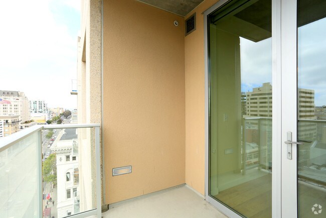 2 habitaciones: Balcón - Etta