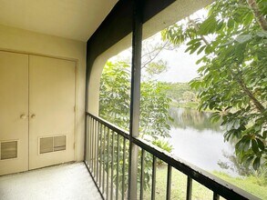 Building Photo - 924 SW 9th St Cir