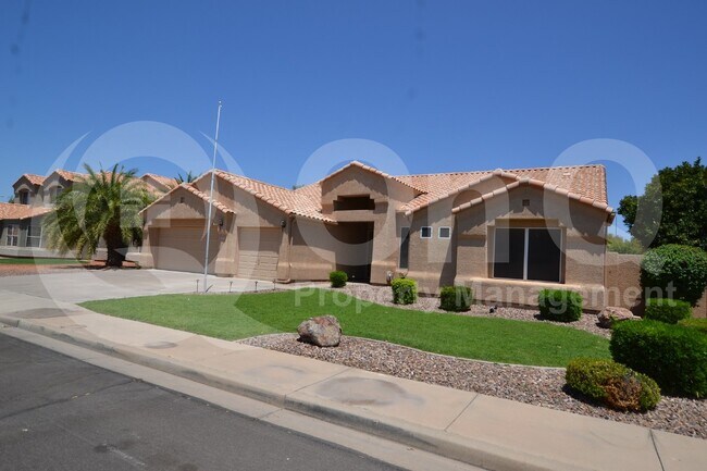 Building Photo - 9634 E Irwin Ave