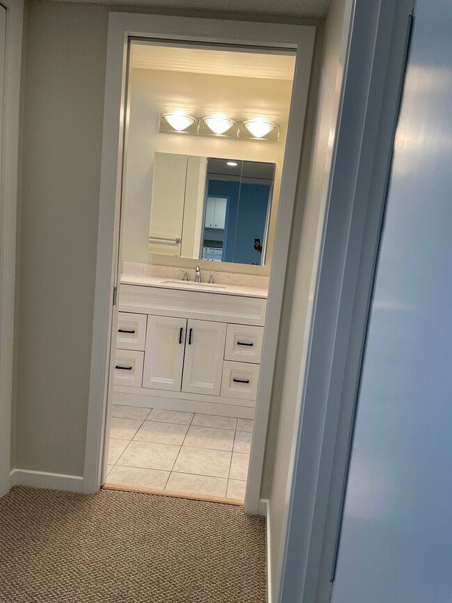 bathroom - 1700 San Carlos Ave