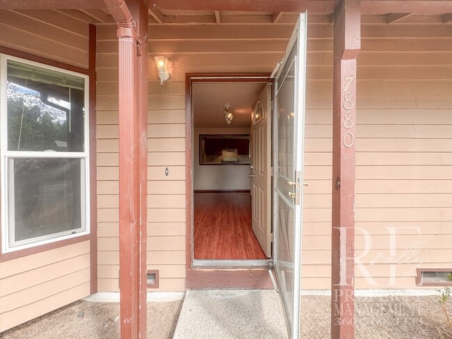 Photo - 7880 Oxbow Ave NE House