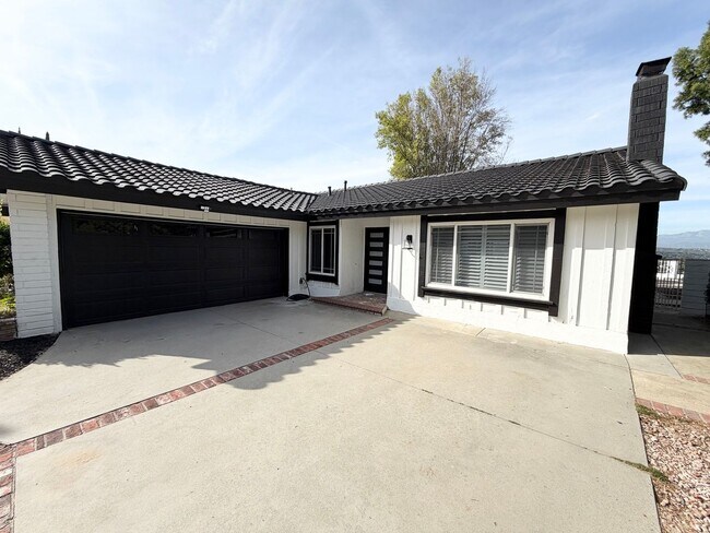 Foto del edificio - Beautifully Situated Home in an Established Diamond Bar Neighborhood - Utilities Included