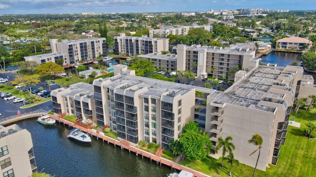 Foto del edificio - 8 Royal Palm Way