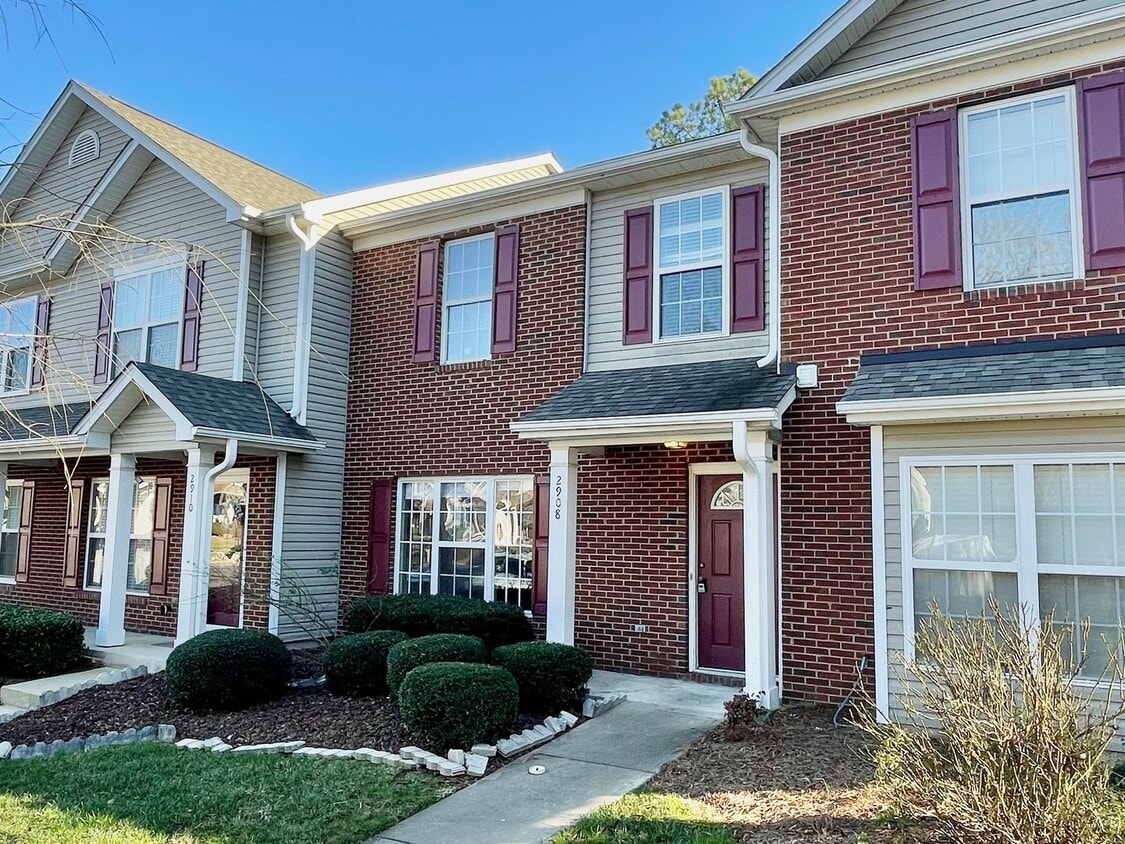 2908 Little Stream Ct, Matthews, NC 28105 Townhome Rentals in Matthews NC