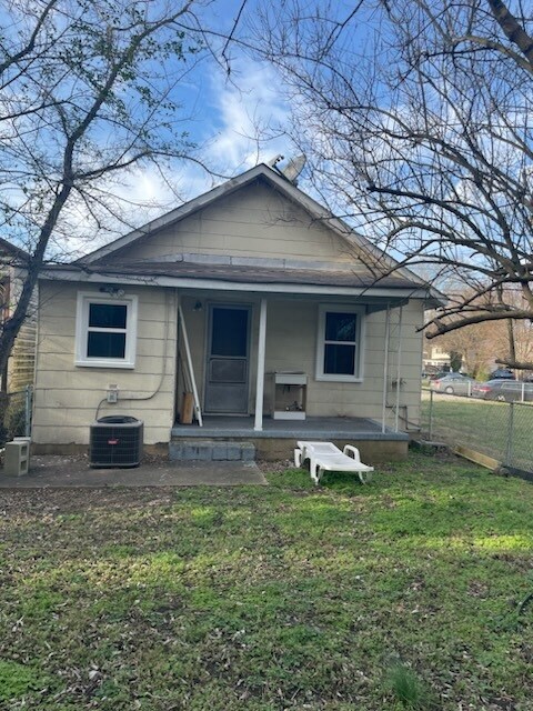 Building Photo - 1220 32nd St