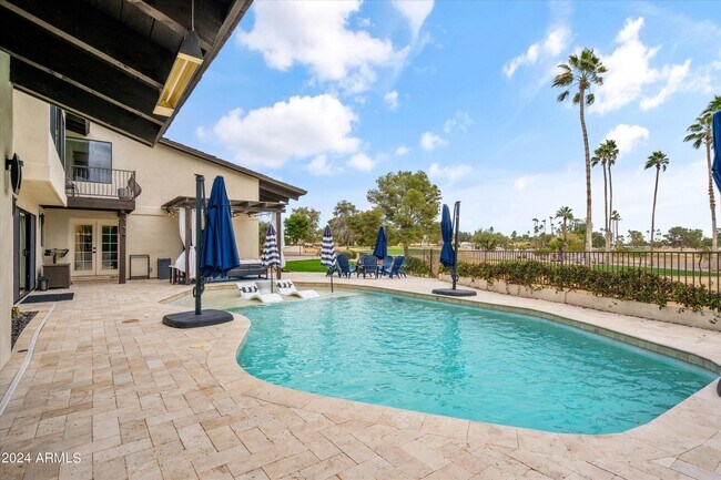 Foto del edificio - 7860 E Vía Bonita