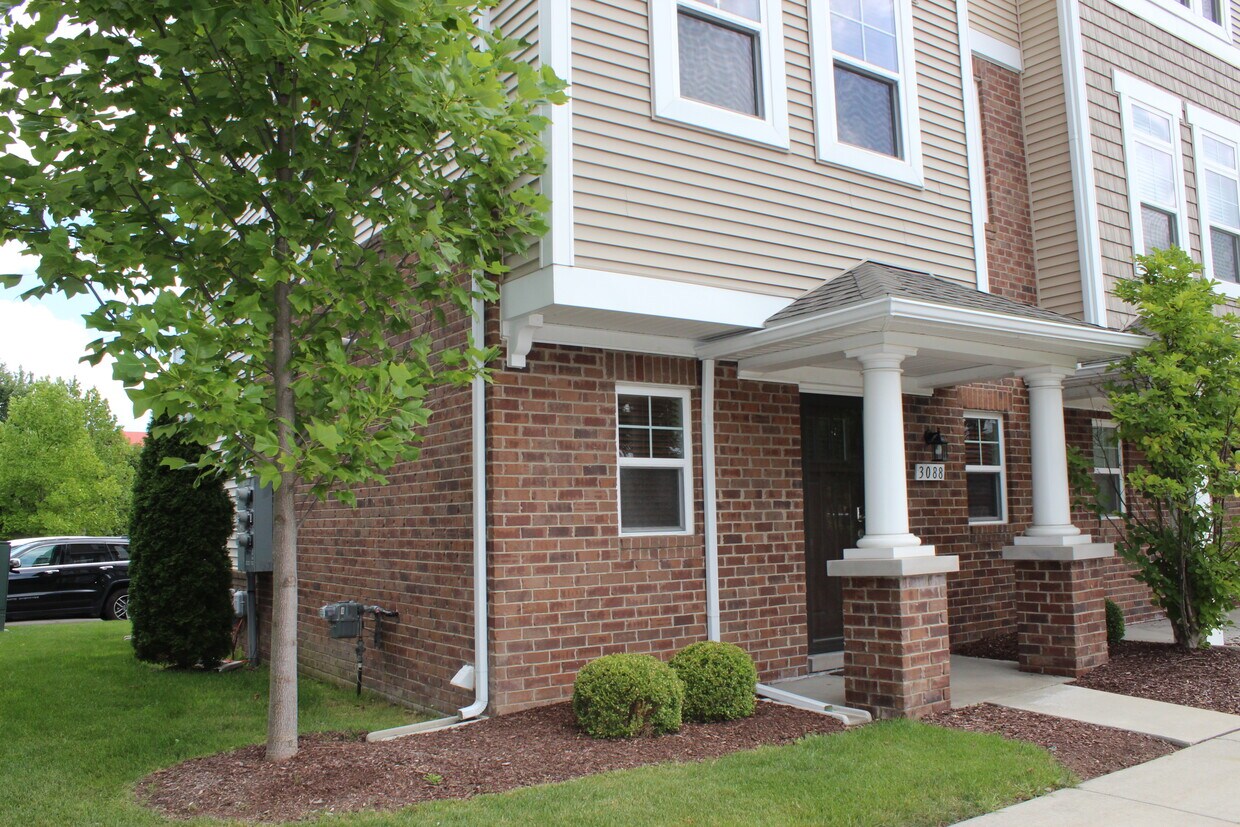Primary Photo - 3088 Kilmer Ave