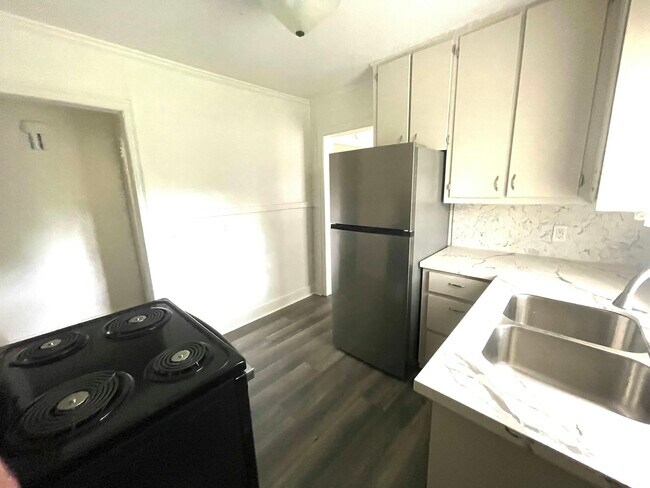 Foto del edificio - 752 Launcelot Rd