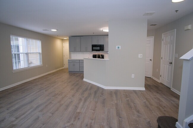 Foto del edificio - 844 Nittany Ct