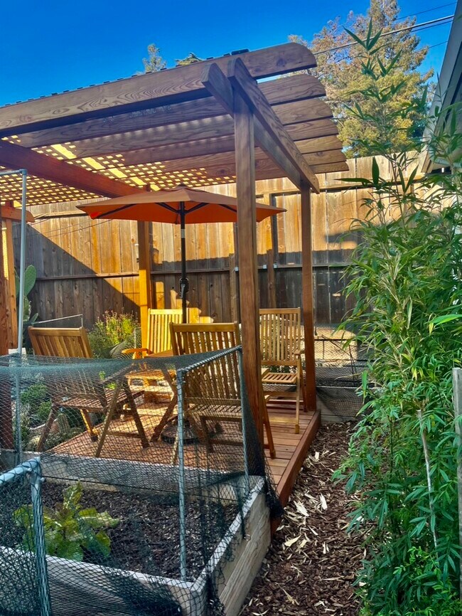 Garden - 3520 Lyon Ave