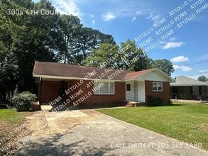 Building Photo - 3004 4th Ct E