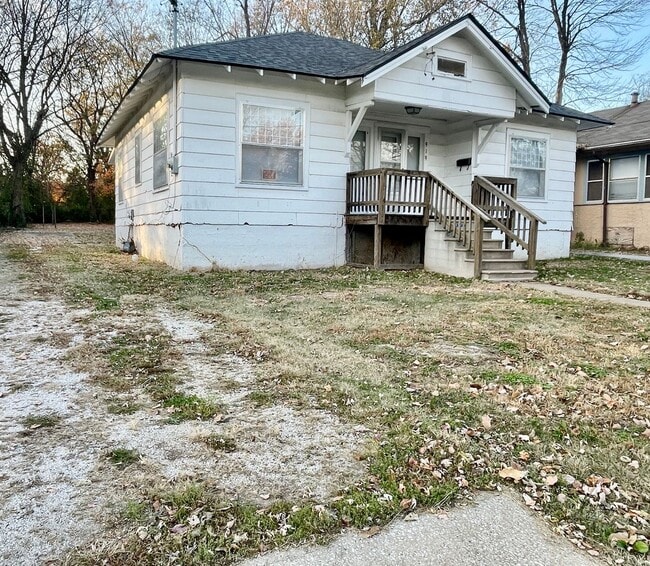 Building Photo - 919 S Douglas Ave