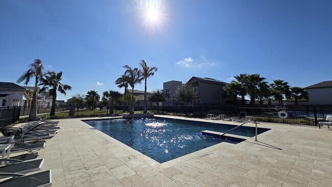 Foto del edificio - 10320 N 15th St