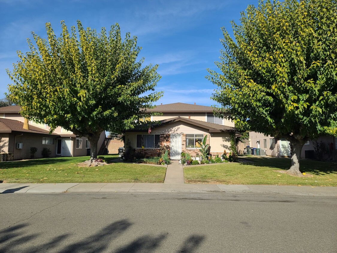 9013 Montoya St Unit 3, Sacramento, CA 95826 Room for Rent in