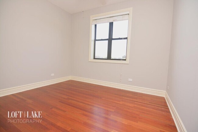 Building Photo - 3641 N Ashland Ave