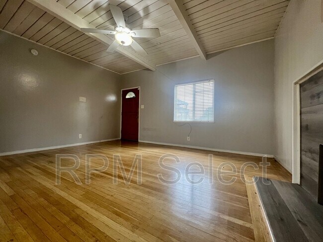 Foto del edificio - 2250 Juanita Ln
