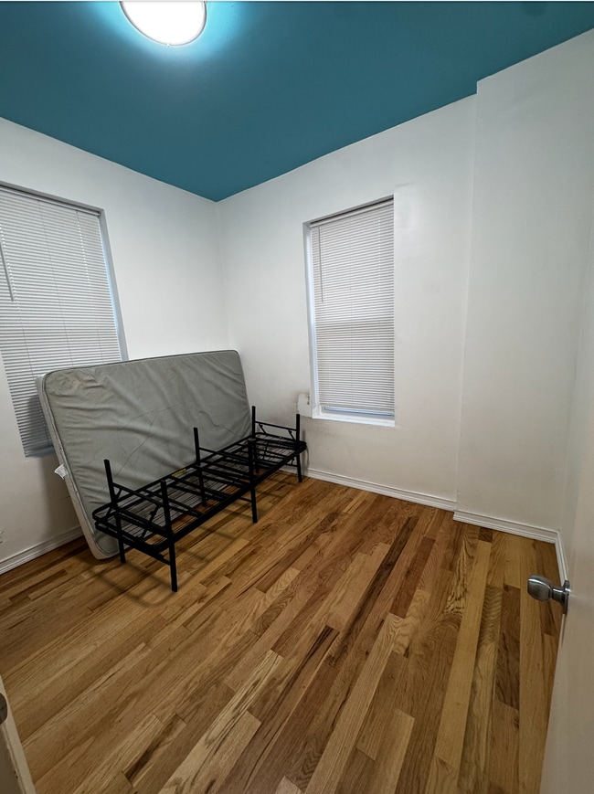 Foto del edificio - 3248 W 25th St