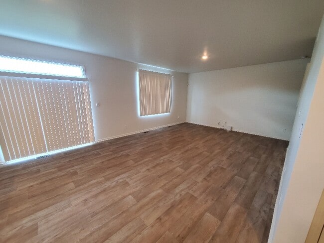 Foto del edificio - 7750 W 105th Pl