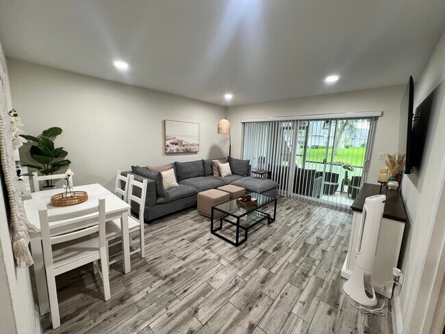 Foto del edificio - 320 NW 69th Ave