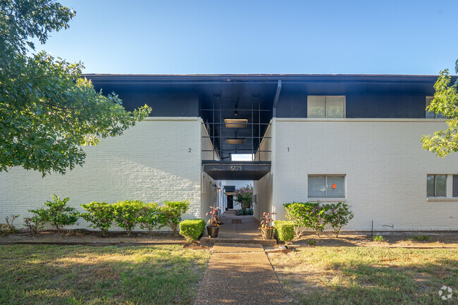 Landscaping and Sidewalks - 5123 Del Monte Dr