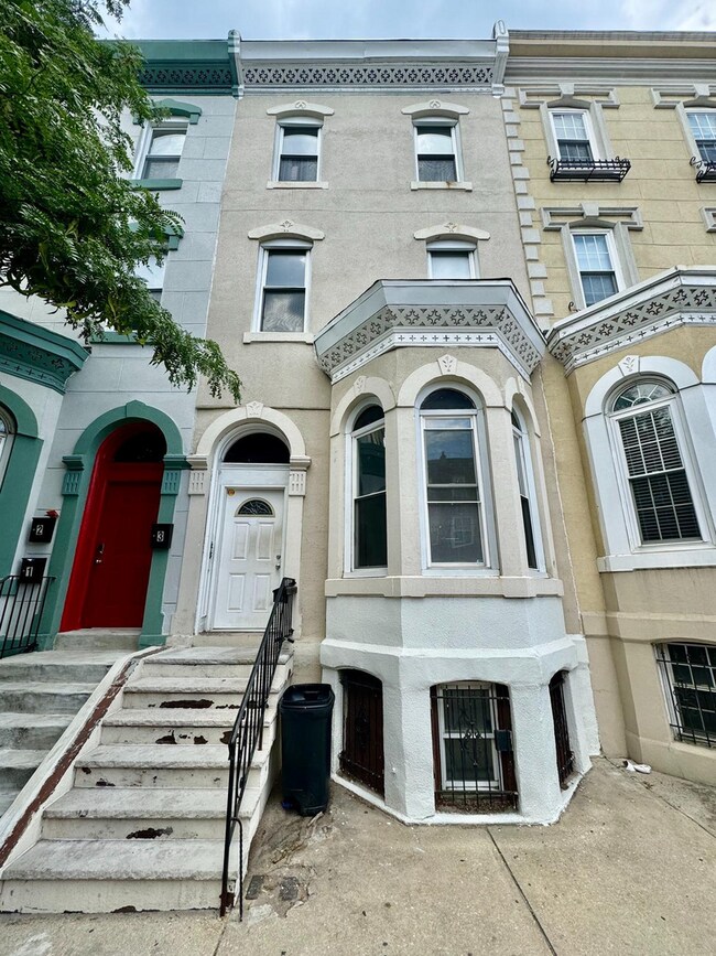 Building Photo - 3011 W Girard Ave