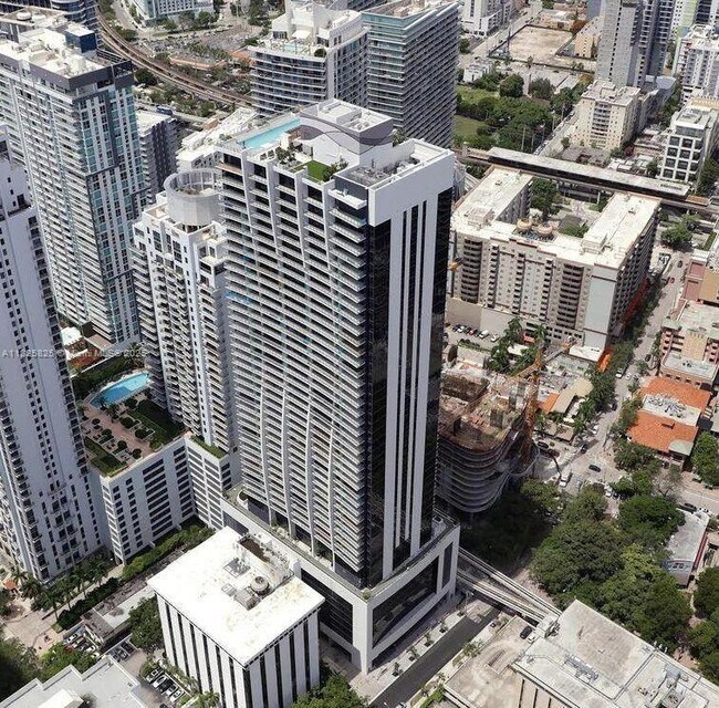 Building Photo - 1010 Brickell Ave