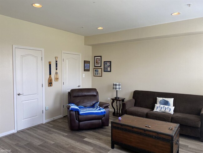 Foto del edificio - 3 br, 3 bath Townhome - 3503 Woodlake Dr