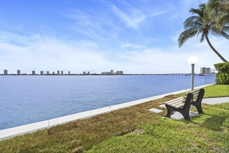 Building Photo - 501 Lake Shore Dr