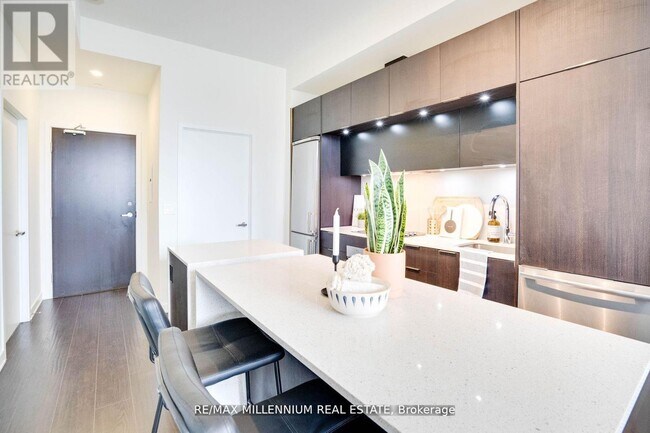 Photo du bâtiment - 55 Regent Park Blvd