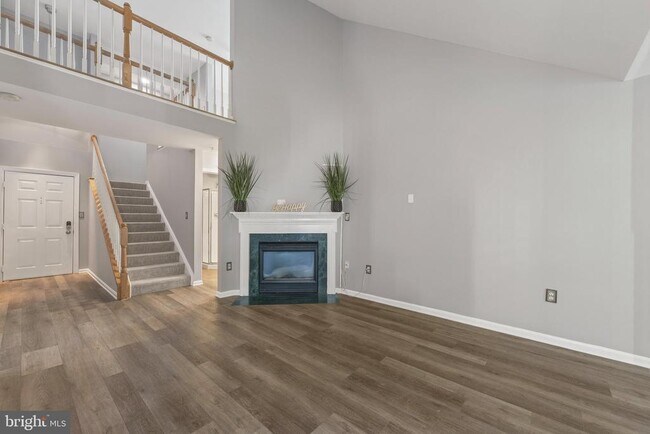 Foto del edificio - 15605 Everglade Ln